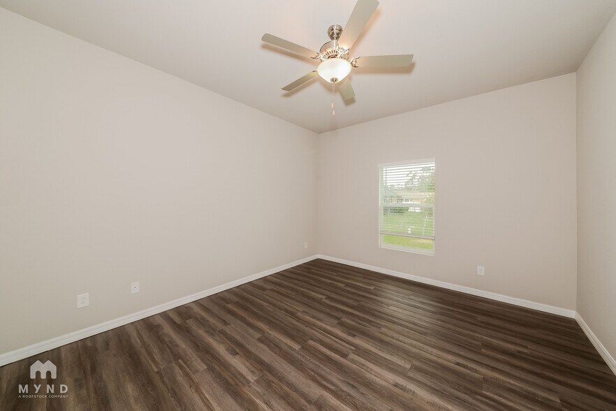 Building Photo - 216 Prineville St