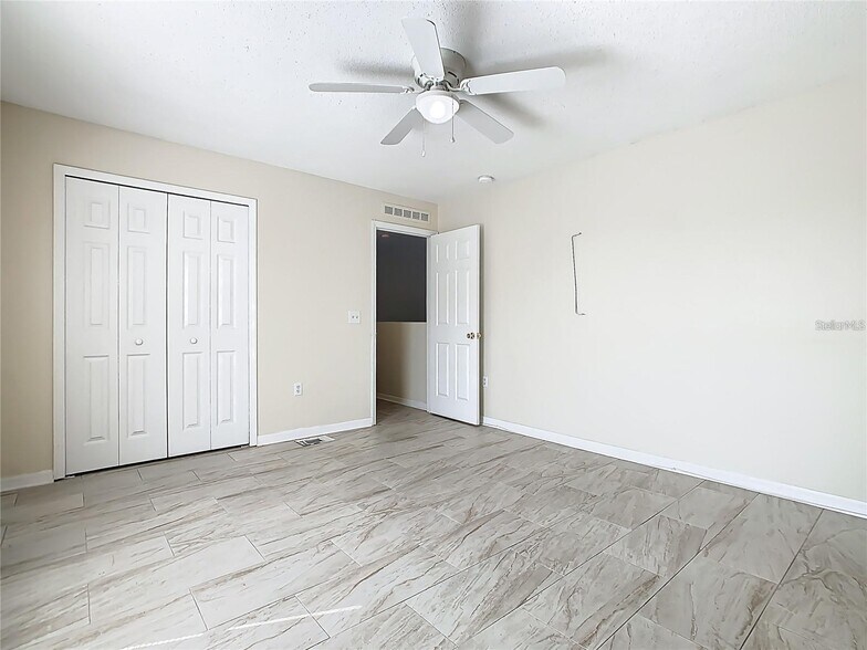 Building Photo - 3952 Warbler Dr