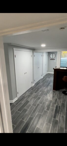 Building Photo - 60 Collyer Ave