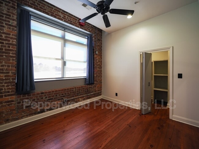 Building Photo - 149 S Daniel Morgan Ave