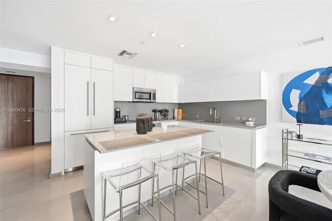 Building Photo - 88 SW 7th St