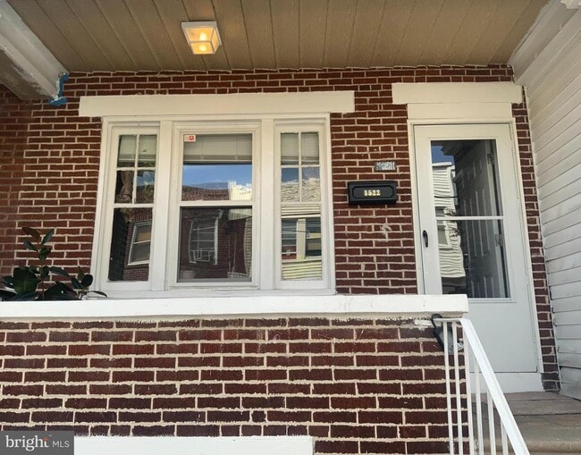 Primary Photo - 1522 S Myrtlewood St