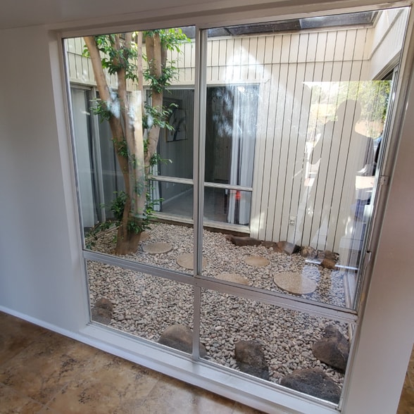 Building Photo - 4625 W Morten Ave