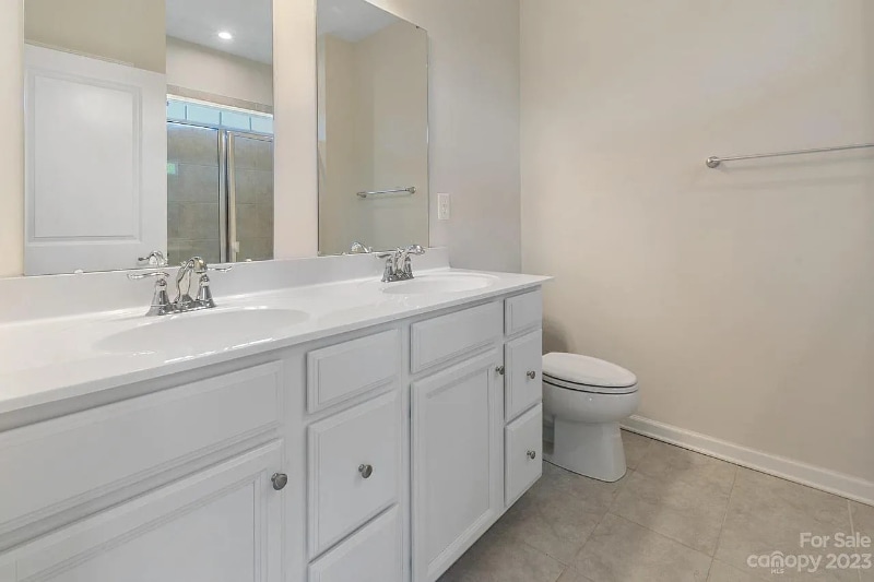 Building Photo - 2523 Grantham Place Dr