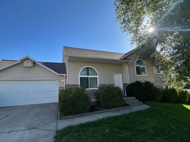 Building Photo - 1175 W 1420 N