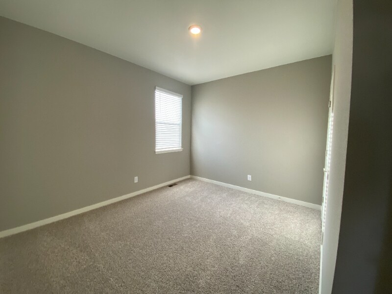 Building Photo - 4202 Fox Grove Dr