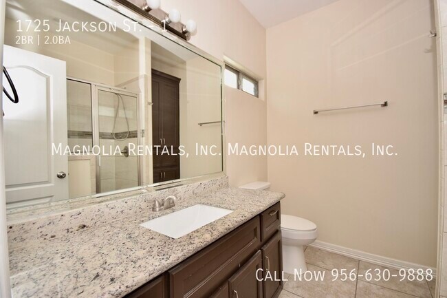 Building Photo - Weslaco Apartment for Rent - Westgate Vill...