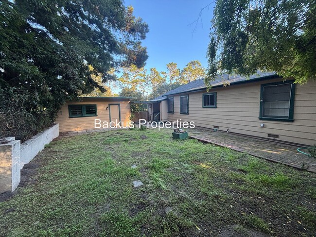 Building Photo - Wonderful one level home surrounded by trees