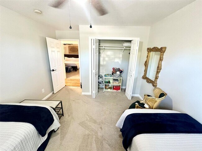 Building Photo - 1127 Penion Dr