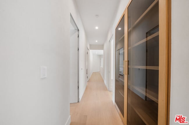 Building Photo - 12001 Crest Ct