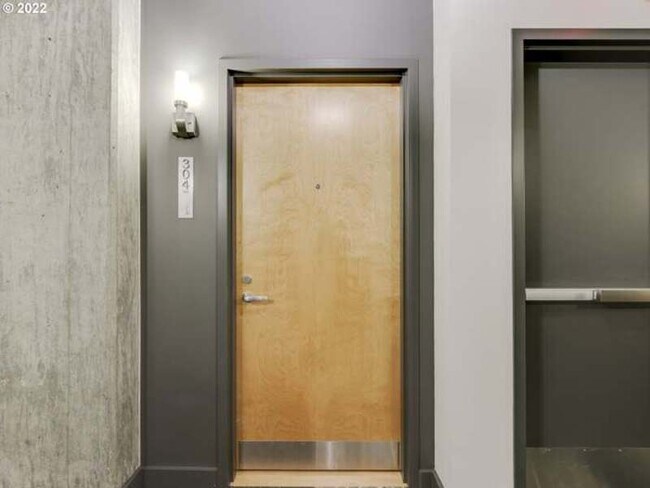 Building Photo - 1926 W Burnside St