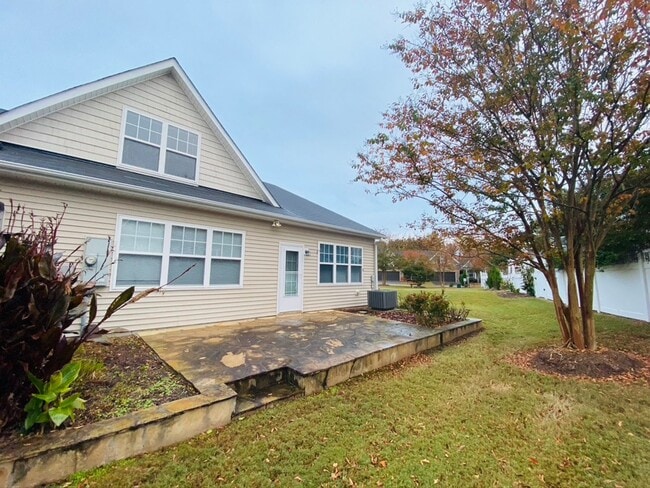 Building Photo - Luxury 3 Bedroom  Townhome in South Durham...