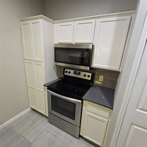 Building Photo - 9600 ROYAL