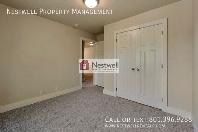 Building Photo - 1327 Urbandale Ln