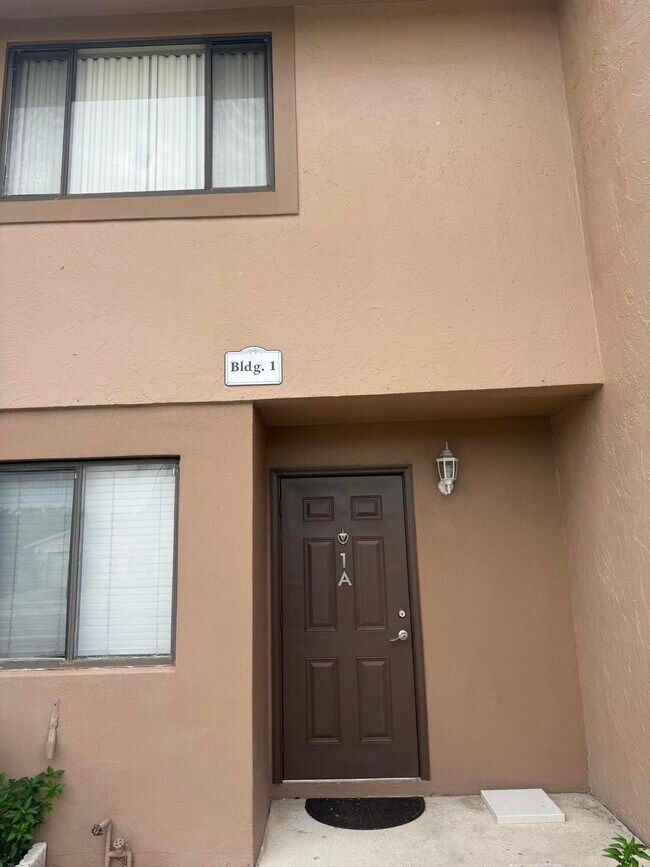 Building Photo - 139 Sparrow Dr