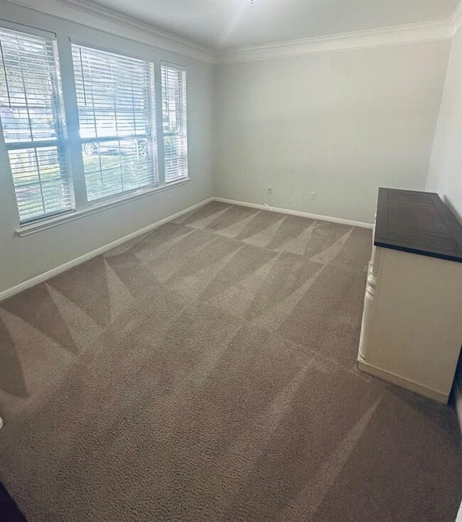 Building Photo - 2248 Fernspring Dr