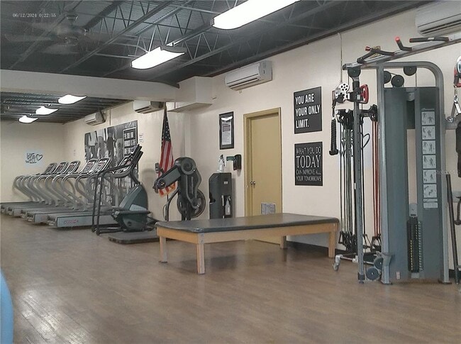 Building Photo - 2320 Brisbane St