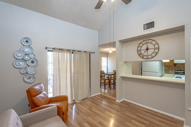 Building Photo - 100 Hillside Rd