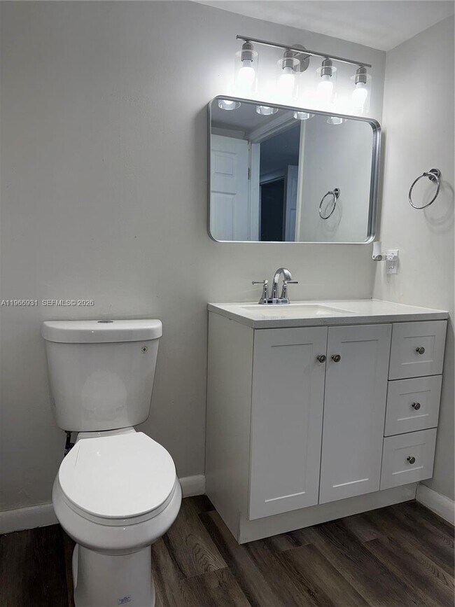 Building Photo - 3183 Coral Lake Dr