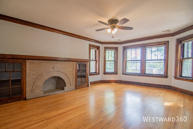 Building Photo - 5844 N Artesian Ave