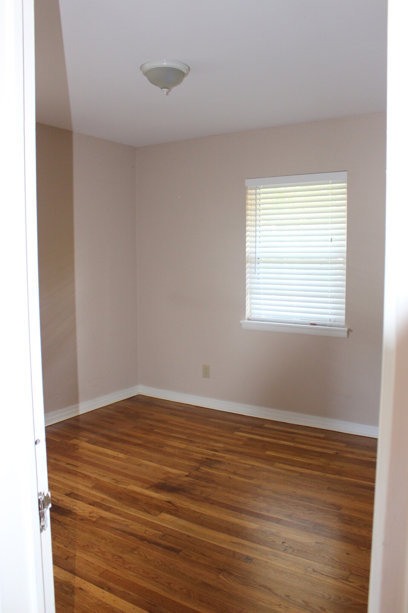 Building Photo - 1208 34th St S