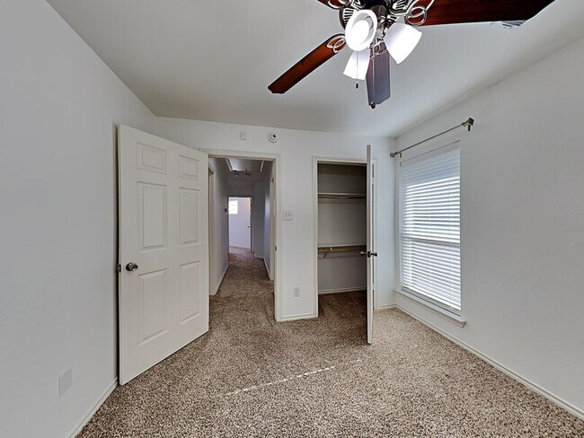 Building Photo - 4322 Duck Pond Ln