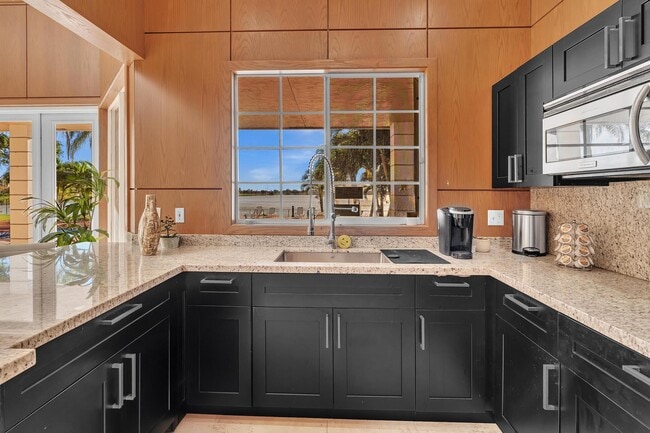 Building Photo - 2850 N Oakland Forest Dr