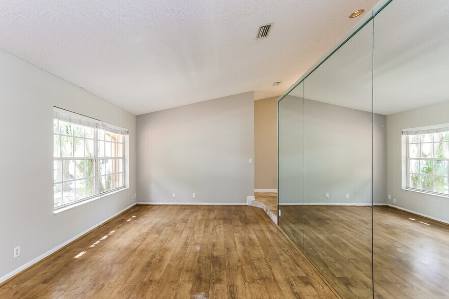 Building Photo - 4557 NW 51st St