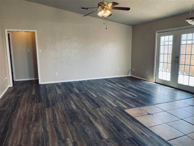 Building Photo - 3815 SW Hickory Ln