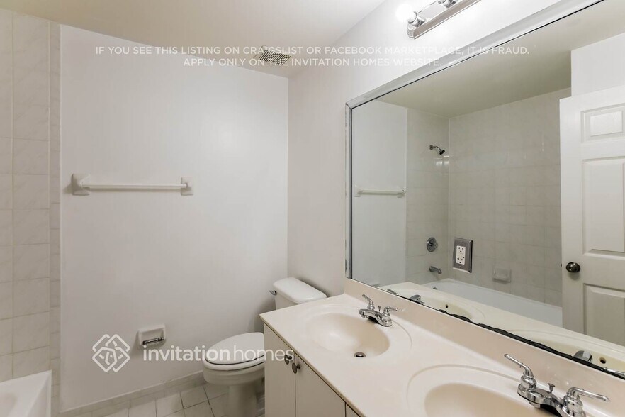 Building Photo - 7663 N Southwood Cir