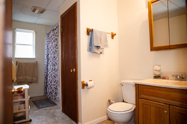 Building Photo - 10 S Court St