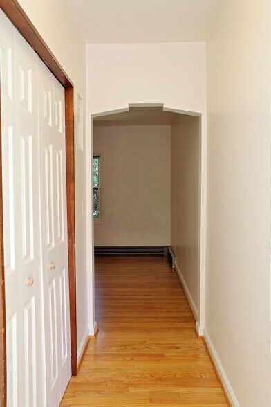 Building Photo - 3507 SW 11th Ave