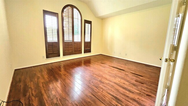 Building Photo - 3121 English Oaks Blvd