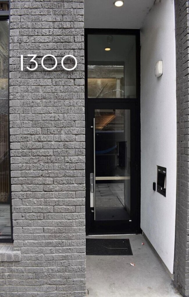 Building Photo - 1300 Ogden St
