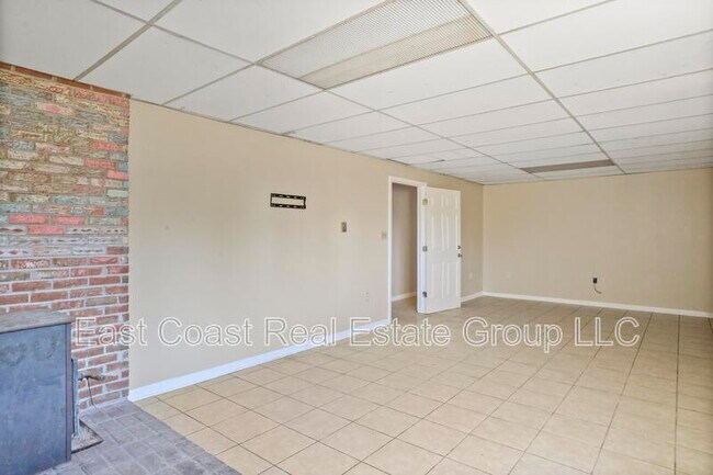 Building Photo - 2068C Virts Ln