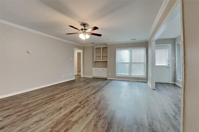 Building Photo - 1315 Forest Hollow Dr