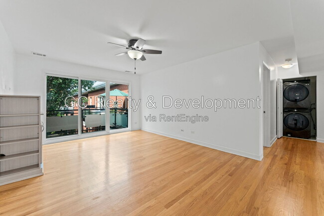 Building Photo - 6429 N Damen Ave