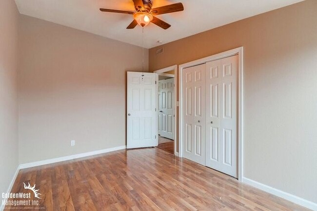 Building Photo - Stunning 3Bdm 2Ba Home with Sparkling Pool...
