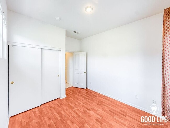 Building Photo - 4639 Vereda Mar Del Sol