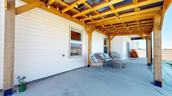 Building Photo - 4 Bedroom Home with 3 Car Garage in Enoch