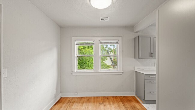 Building Photo - 318 NW 27th St