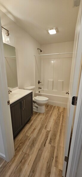 Building Photo - 936 Osage Villa Ct