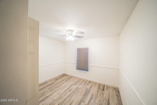 Building Photo - 9315 E Dallas St