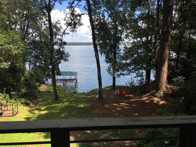 Building Photo - 101 Riverside Dr