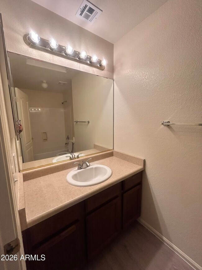 Building Photo - 42406 W Sunland Dr