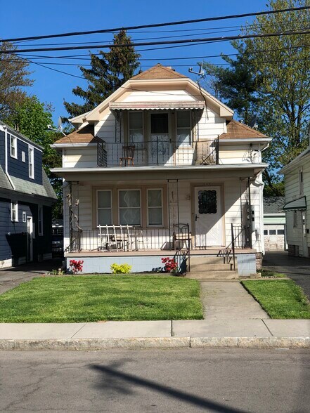 Primary Photo - 2868 McKoon Ave
