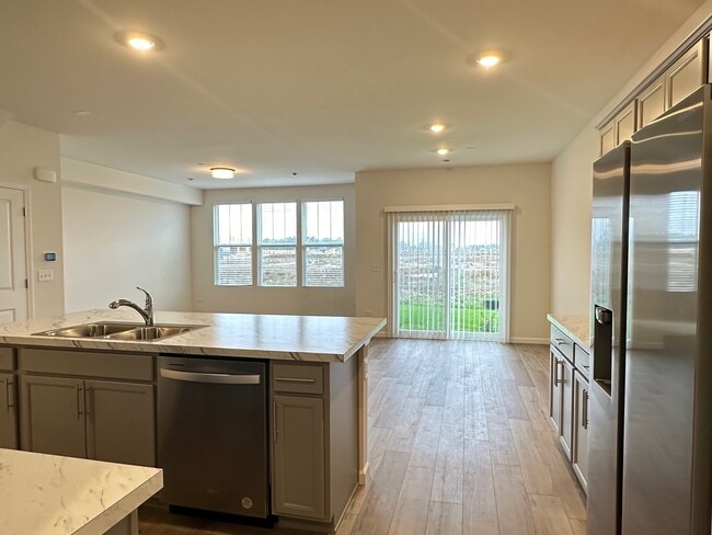 Building Photo - 2204 Horseshoe Cir