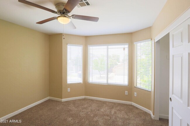 Building Photo - 7456 W Aurora Dr