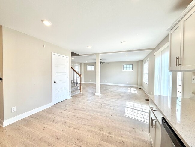 Building Photo - 2662 Scott Dr
