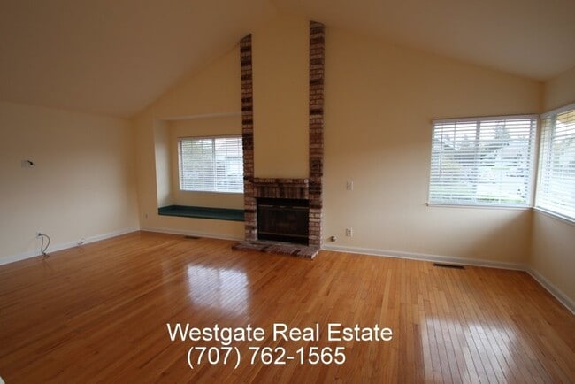 Building Photo - 1439 Morning Glory Dr